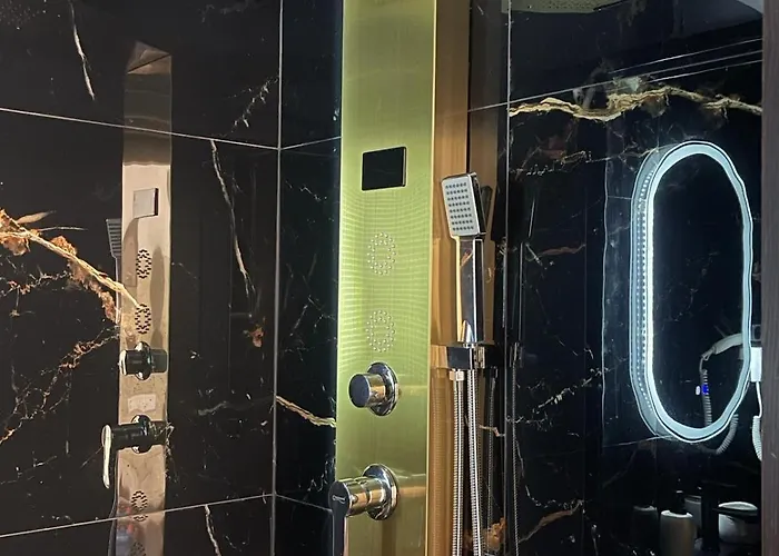 Mara 2 Complex Turistic Apolonia Pe Faleza アパート